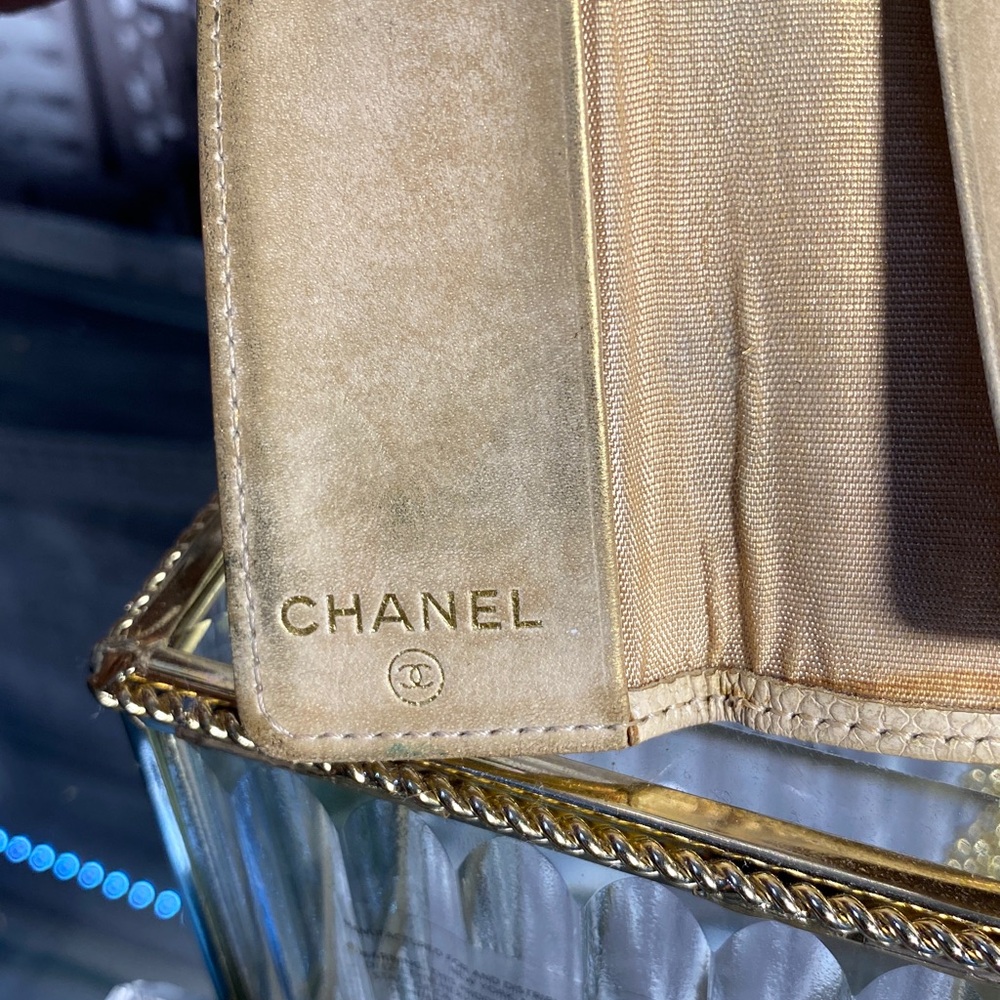 Authentic Chanel CC Caviar Key case - Picture 9 of 16